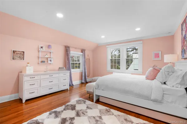 $1,950,000 | 90 Boulevard, Pelham, NY 10803