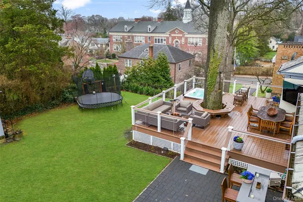 $1,950,000 | 90 Boulevard, Pelham, NY 10803