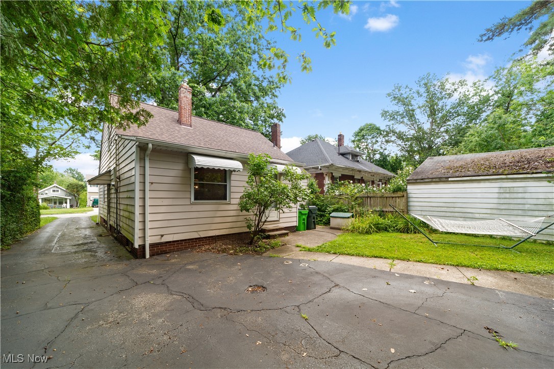 1386 Argonne Road Cleveland, OH 44121 - Photo 33 of 37