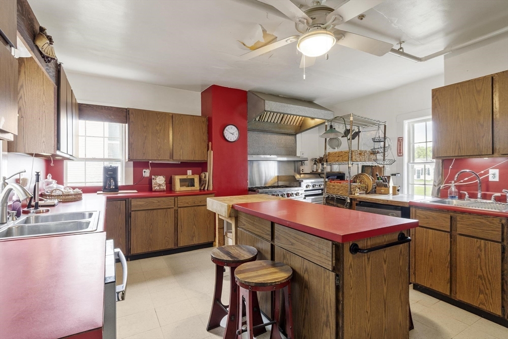 19 North Main Street Petersham, MA 01366 - Photo 15 of 38