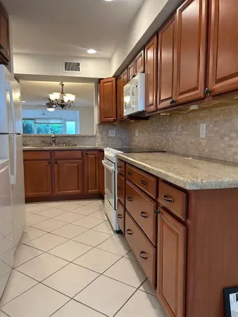 $2,100 | 13886 Vía Flora A Delray Beach, Delray Beach, FL 33484