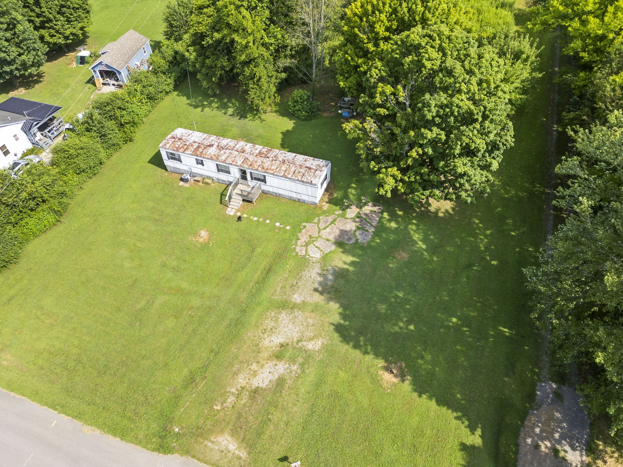 6214 Lincoln Park Road Springfield, TN 37172 - Photo 5 of 25 a close up of a swimming pool