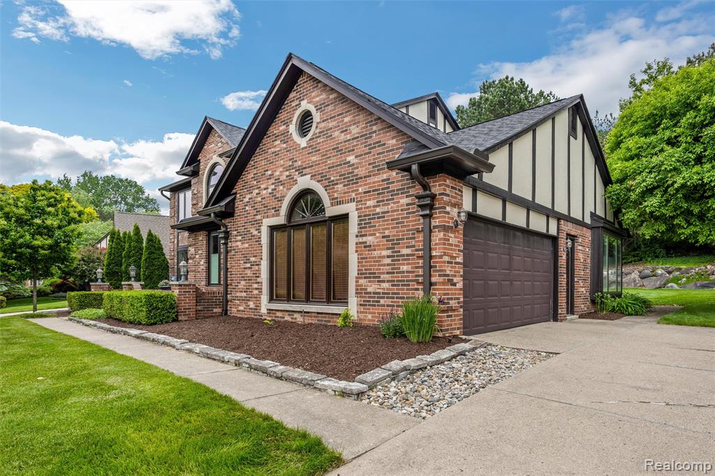 793 Box Canyon Court Rochester Hills, MI 48309 - Photo 4 of 48