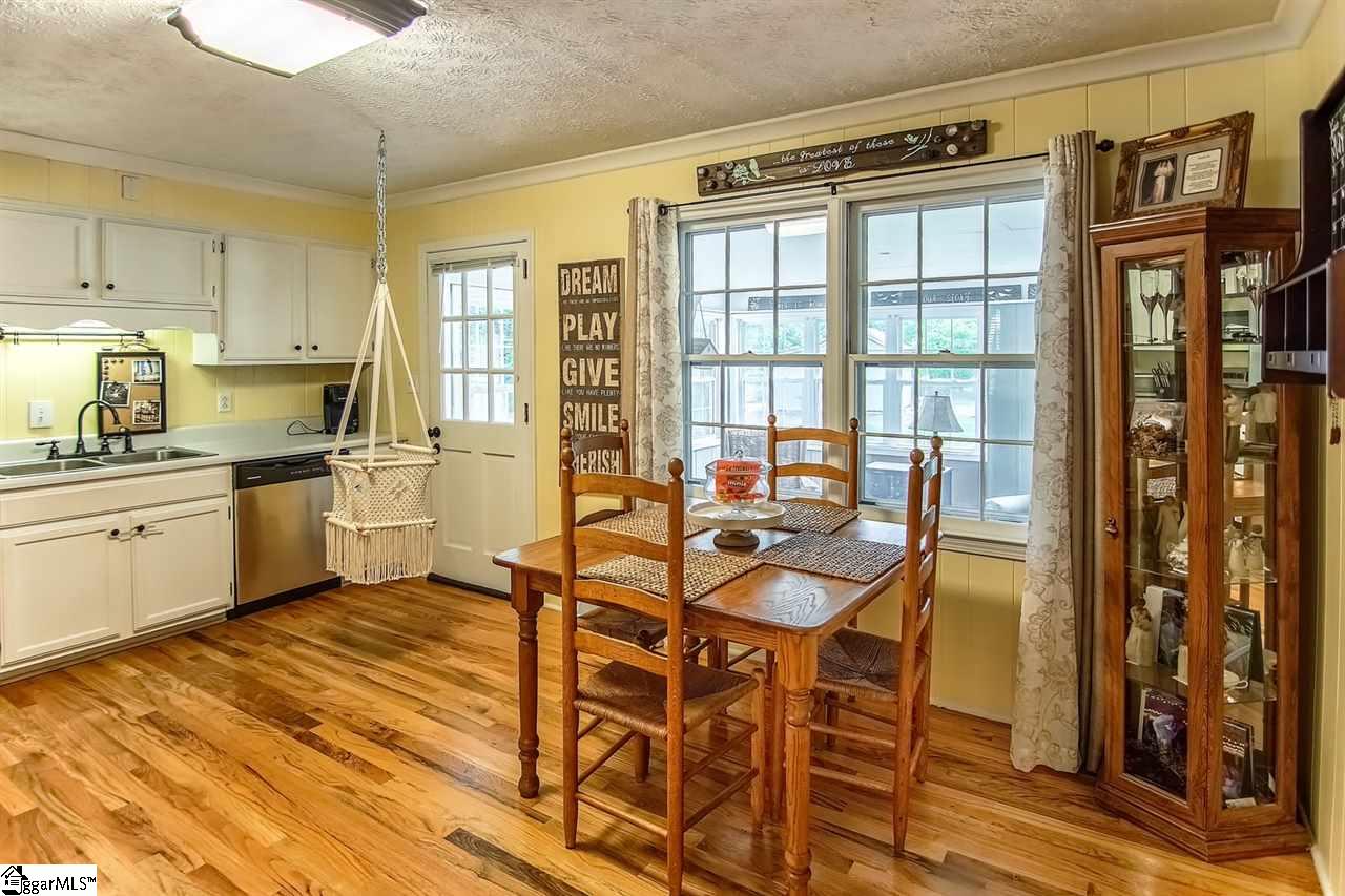 236 Brookmere Road Simpsonville, SC 29681 - Photo 4 of 31 Gallery Image 4