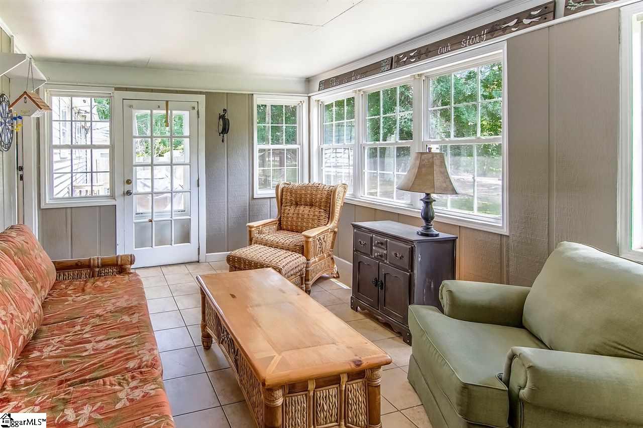 236 Brookmere Road Simpsonville, SC 29681 - Photo 6 of 31 Gallery Image 6