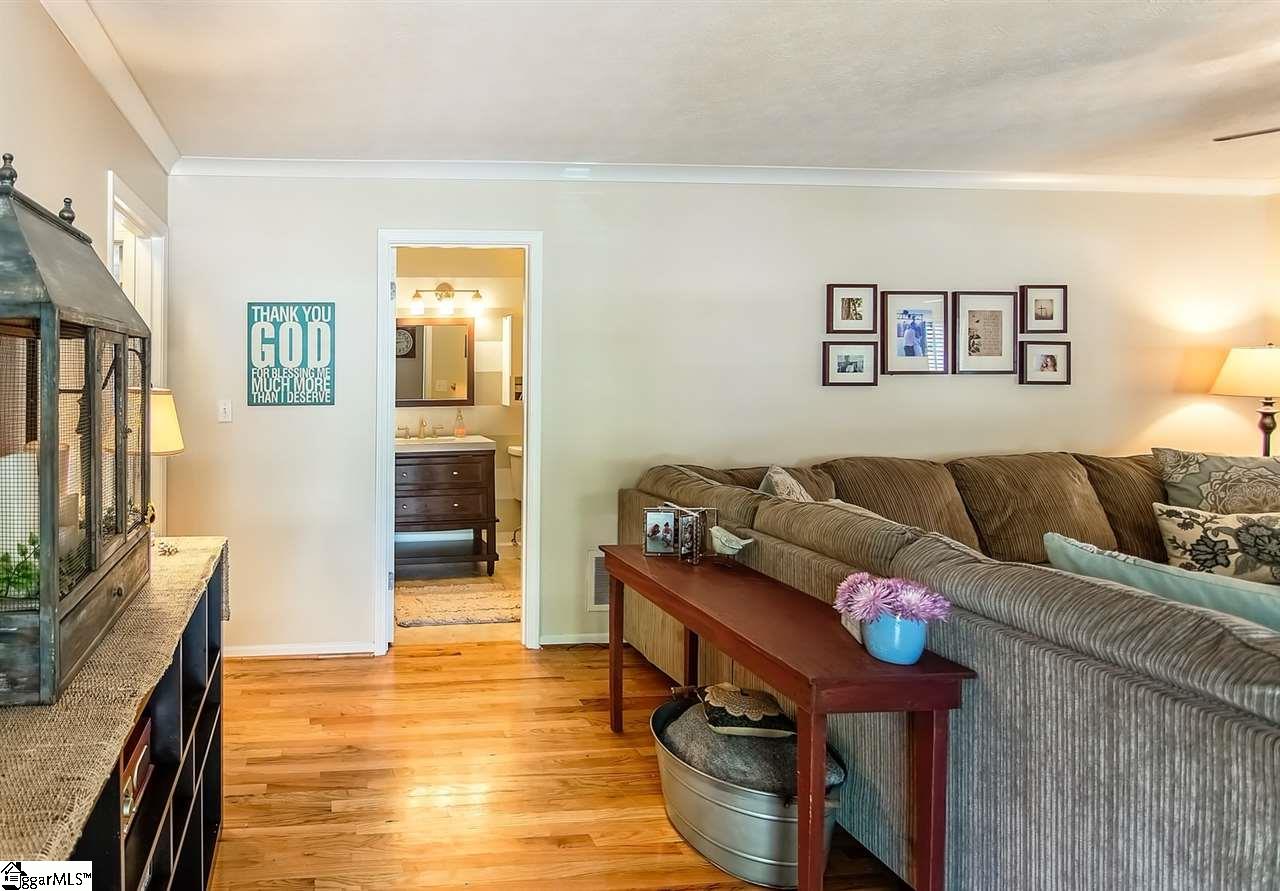 236 Brookmere Road Simpsonville, SC 29681 - Photo 9 of 31 Gallery Image 9