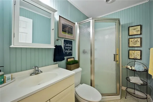 $295,000 | 7601 Foster Street, Overland Park, KS 66204