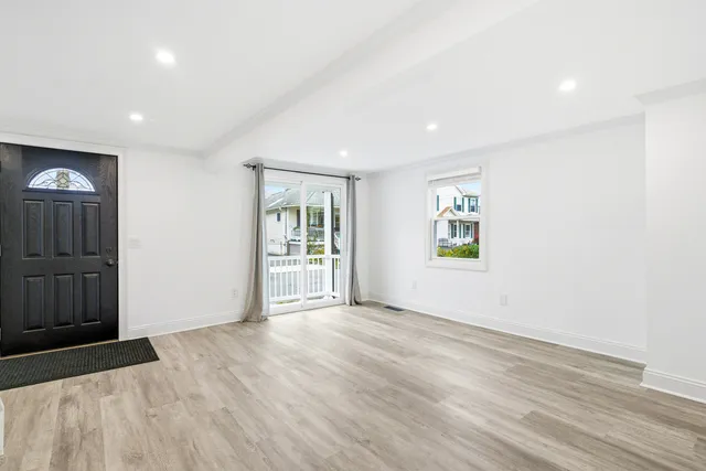 $599,000 | 30 Gerard Street, Milford, CT 06460