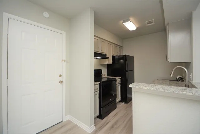 $899 | 13151 Walden Road, Unit 239, Montgomery, TX 77356