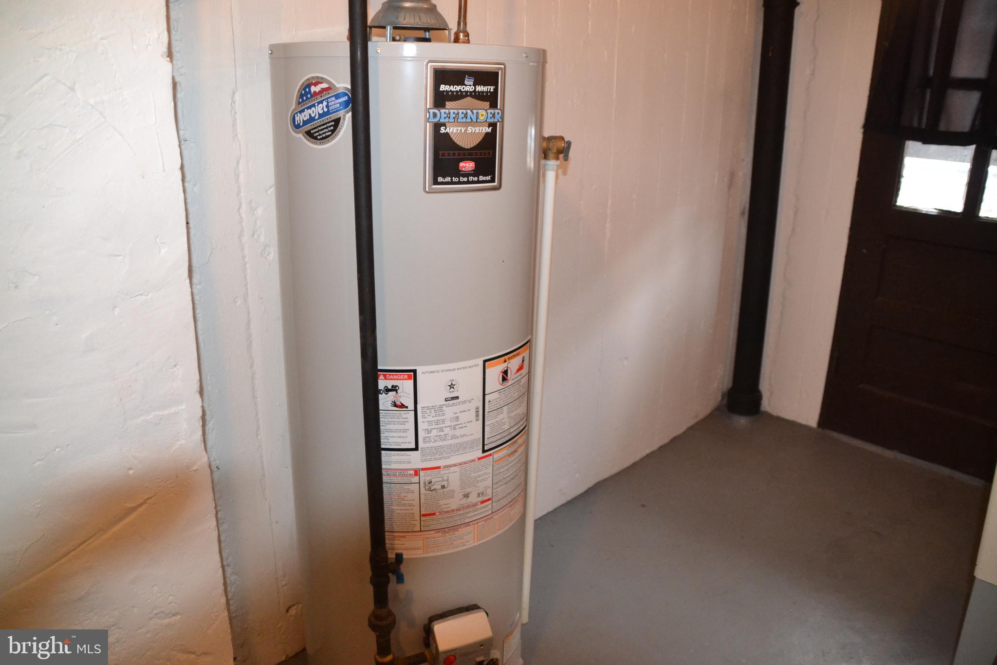 7042 Clinton Road Upper Darby, PA 19082 - Photo 7 of 33