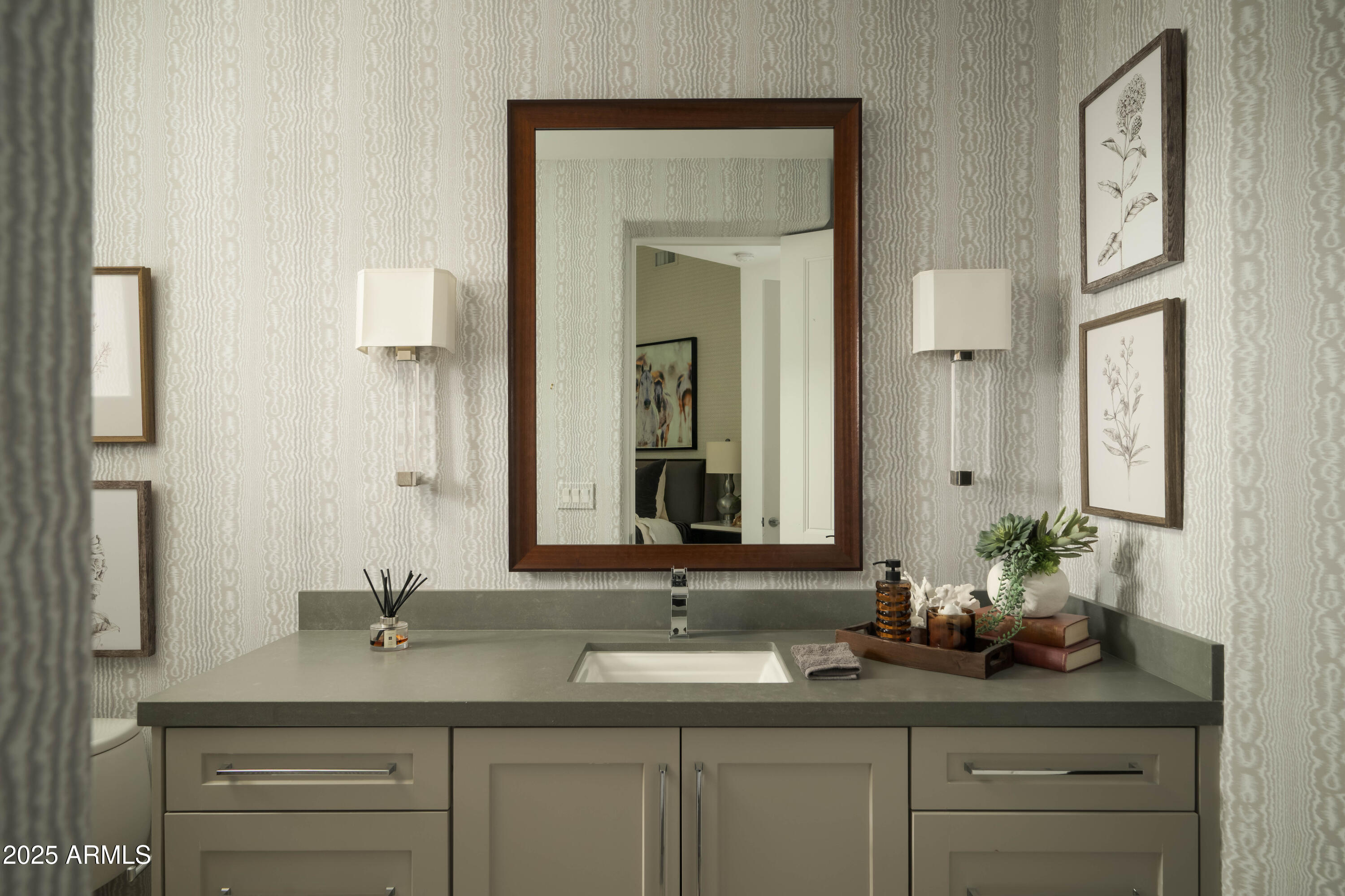 10040 East Happy Valley Road, Unit 1011 Scottsdale, AZ 85255 - Photo 20 of 27 Guest bedroom ensuite bath