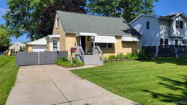 $249,900 | 224 Sky Hi Drive, West Seneca, NY 14224