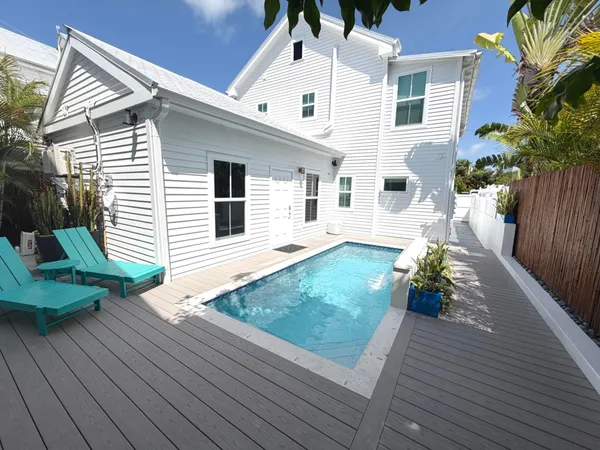 $995,000 | 1116 Truman Avenue, Unit A, Key West, FL 33040
