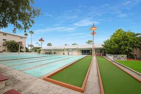 $115,900 | 2581 Garden Drive North, Unit 206, Lake Worth, FL 33461