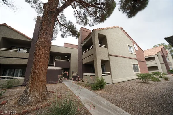 $1,295 | 5022 South Rainbow Boulevard, Unit 105, Las Vegas, NV 89118