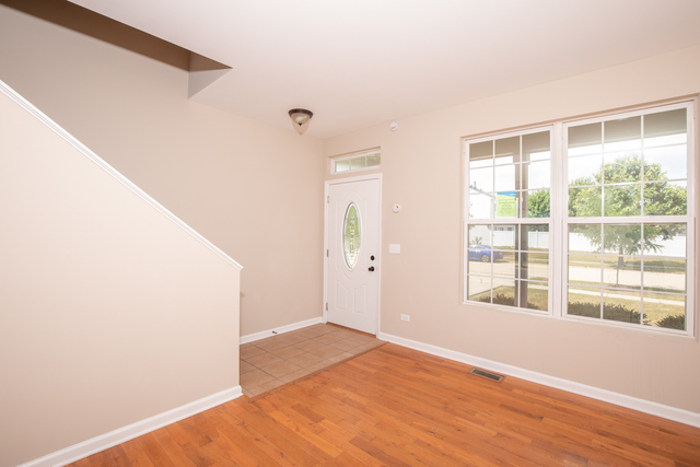 6218 Meadow Ridge Drive Plainfield, IL 60586 - Photo 5 of 28