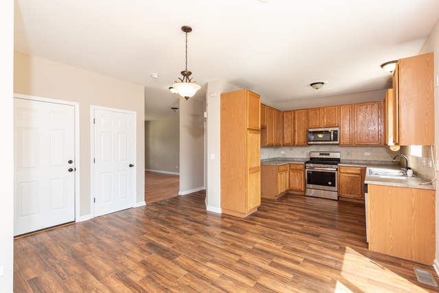 6218 Meadow Ridge Drive Plainfield, IL 60586 - Photo 10 of 28
