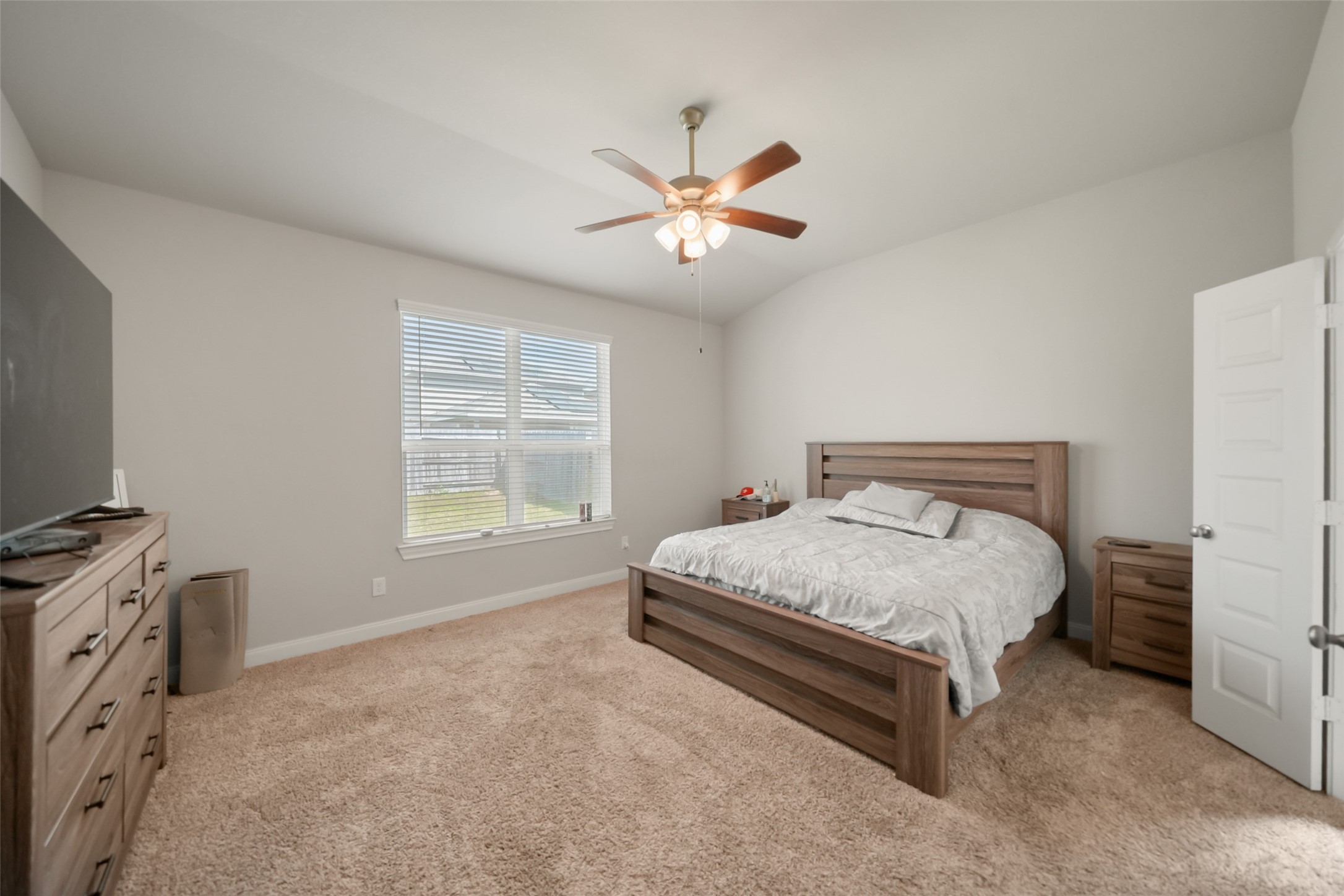 831 Cloverdale Drive Rosharon, TX 77583 - Photo 10 of 10 Primary Bedroom