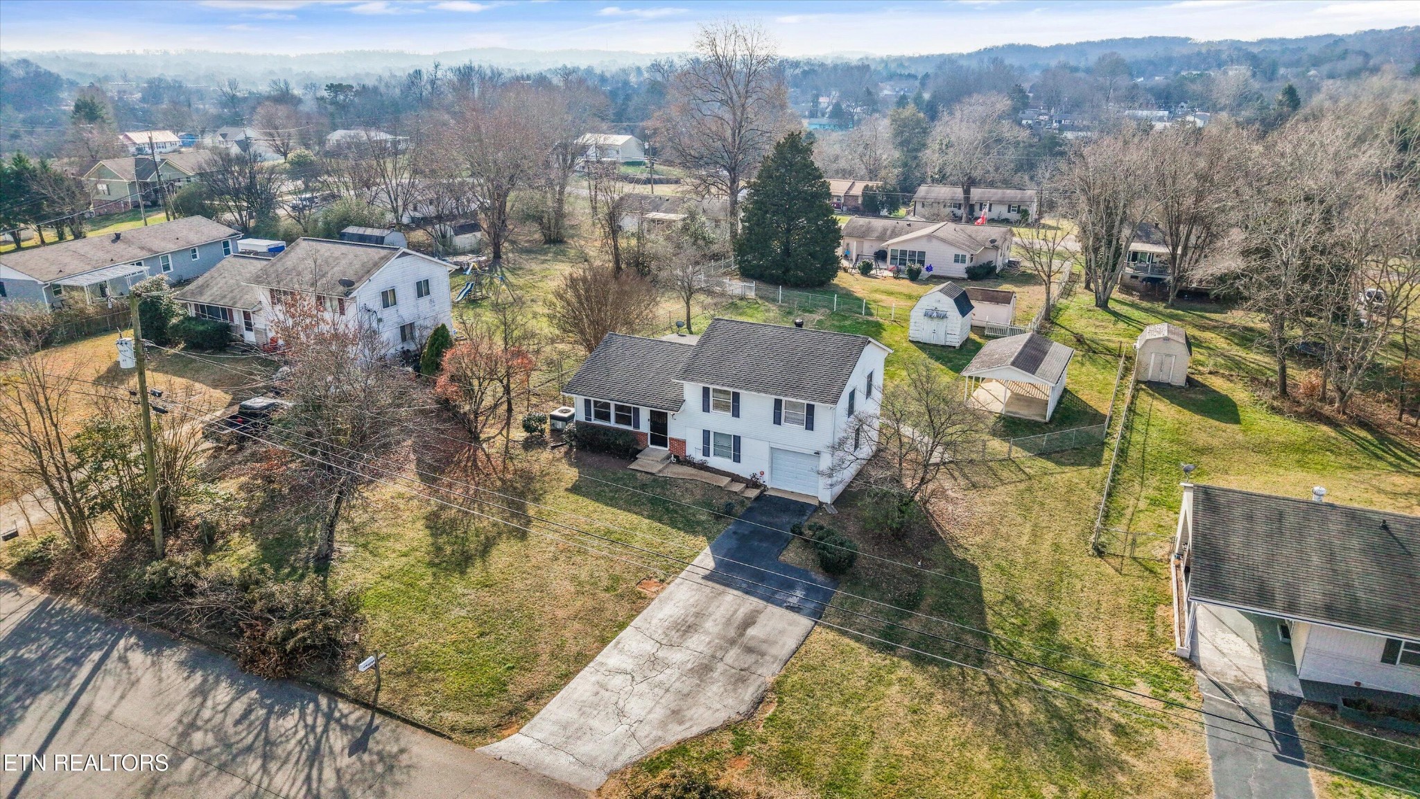 5709 Stoneleigh Road Knoxville, TN 37912 - Photo 2 of 38 Gallery Image 2