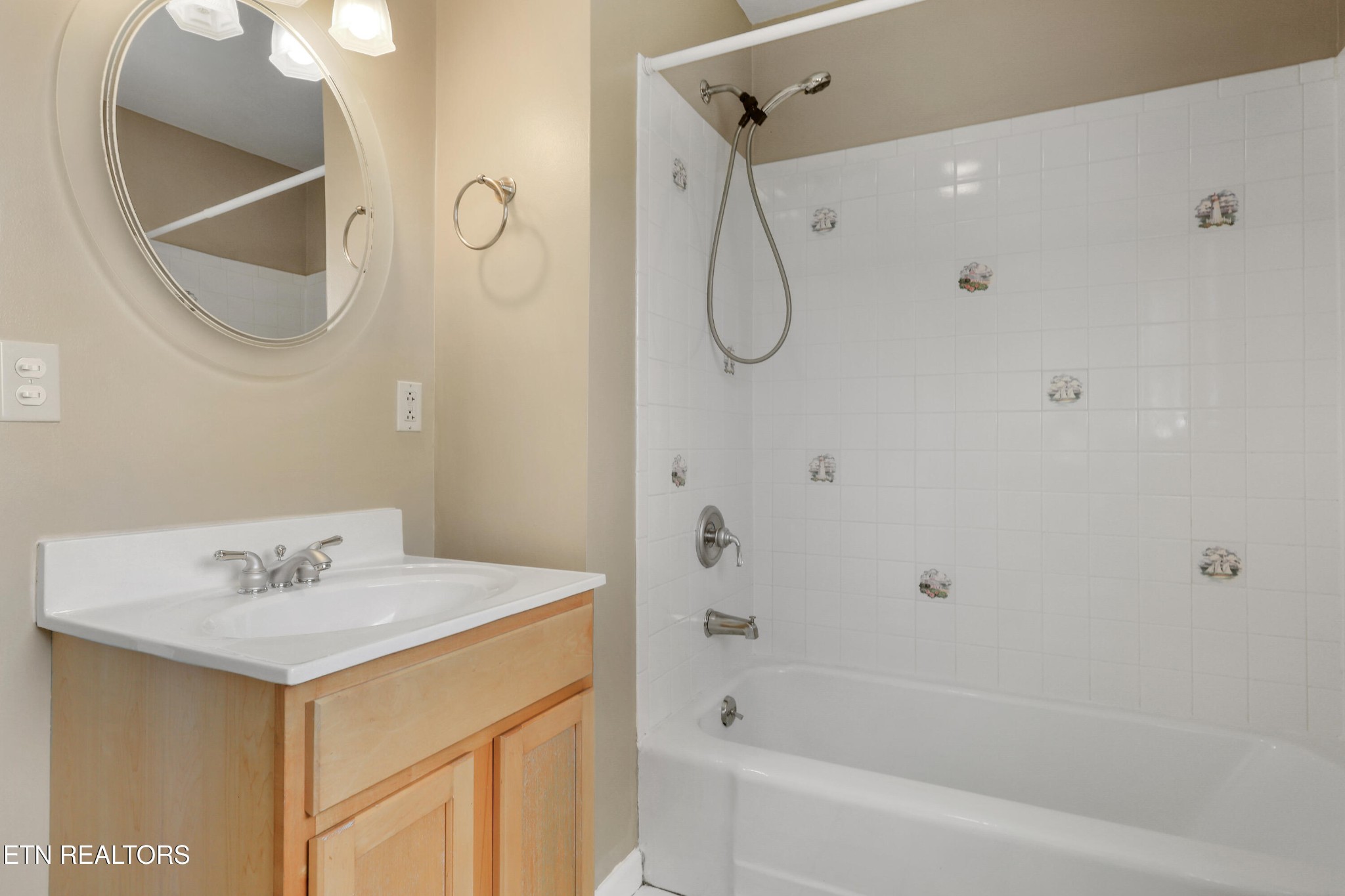 5709 Stoneleigh Road Knoxville, TN 37912 - Photo 23 of 38 Gallery Image 23