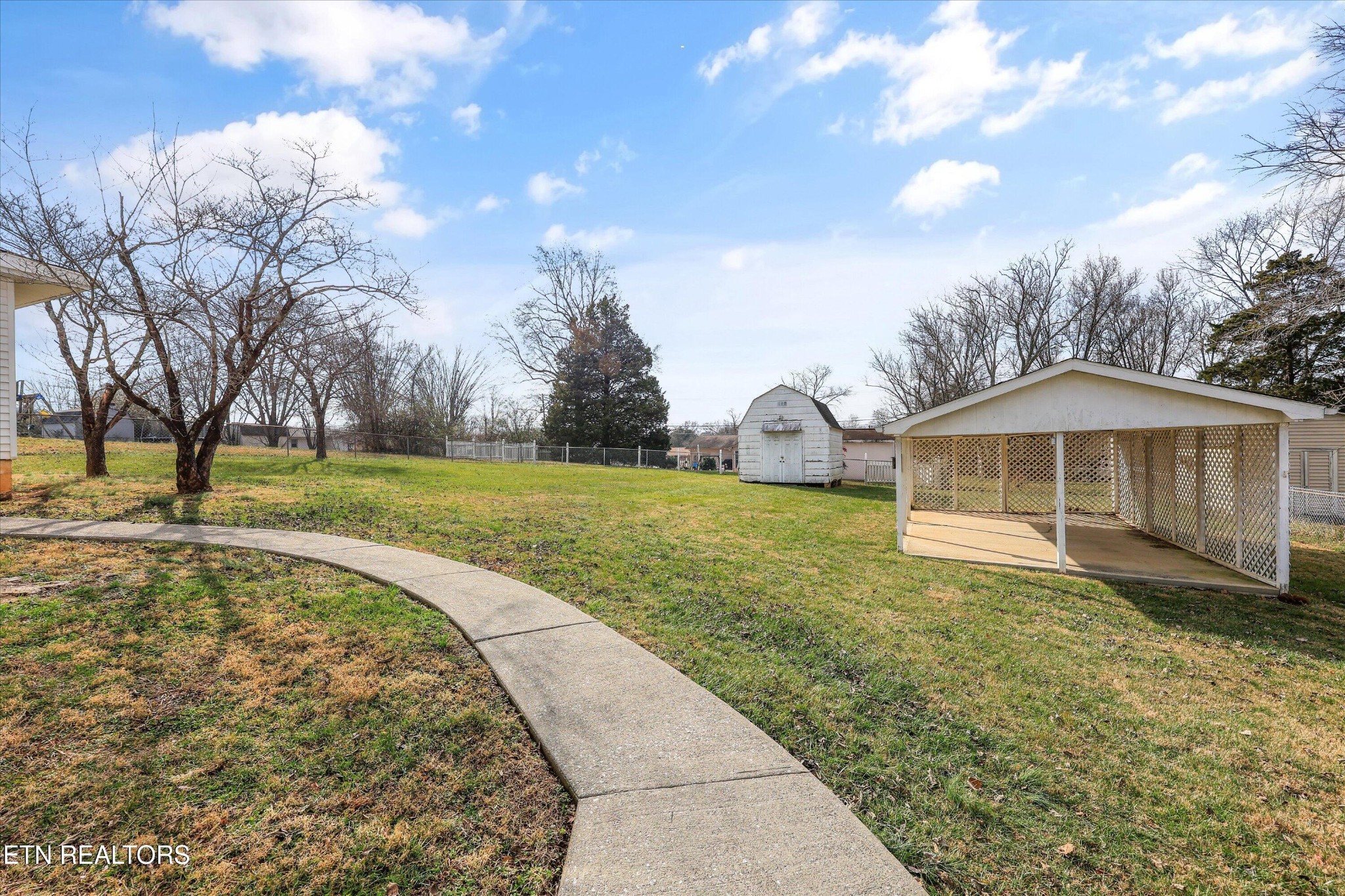 5709 Stoneleigh Road Knoxville, TN 37912 - Photo 29 of 38 Gallery Image 29