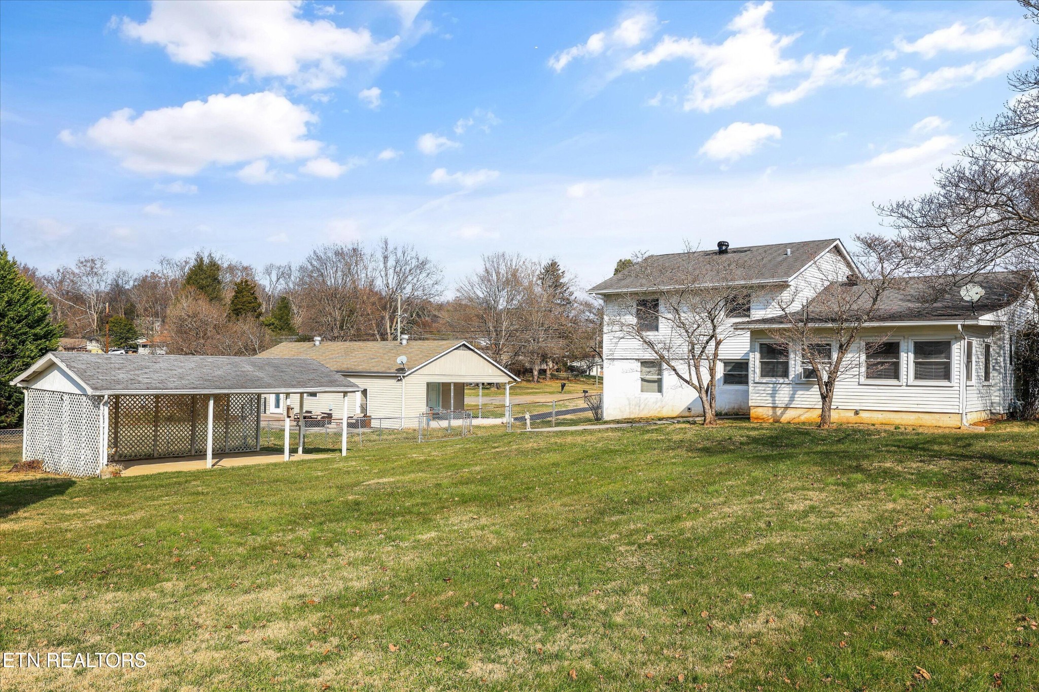 5709 Stoneleigh Road Knoxville, TN 37912 - Photo 32 of 38 Gallery Image 32
