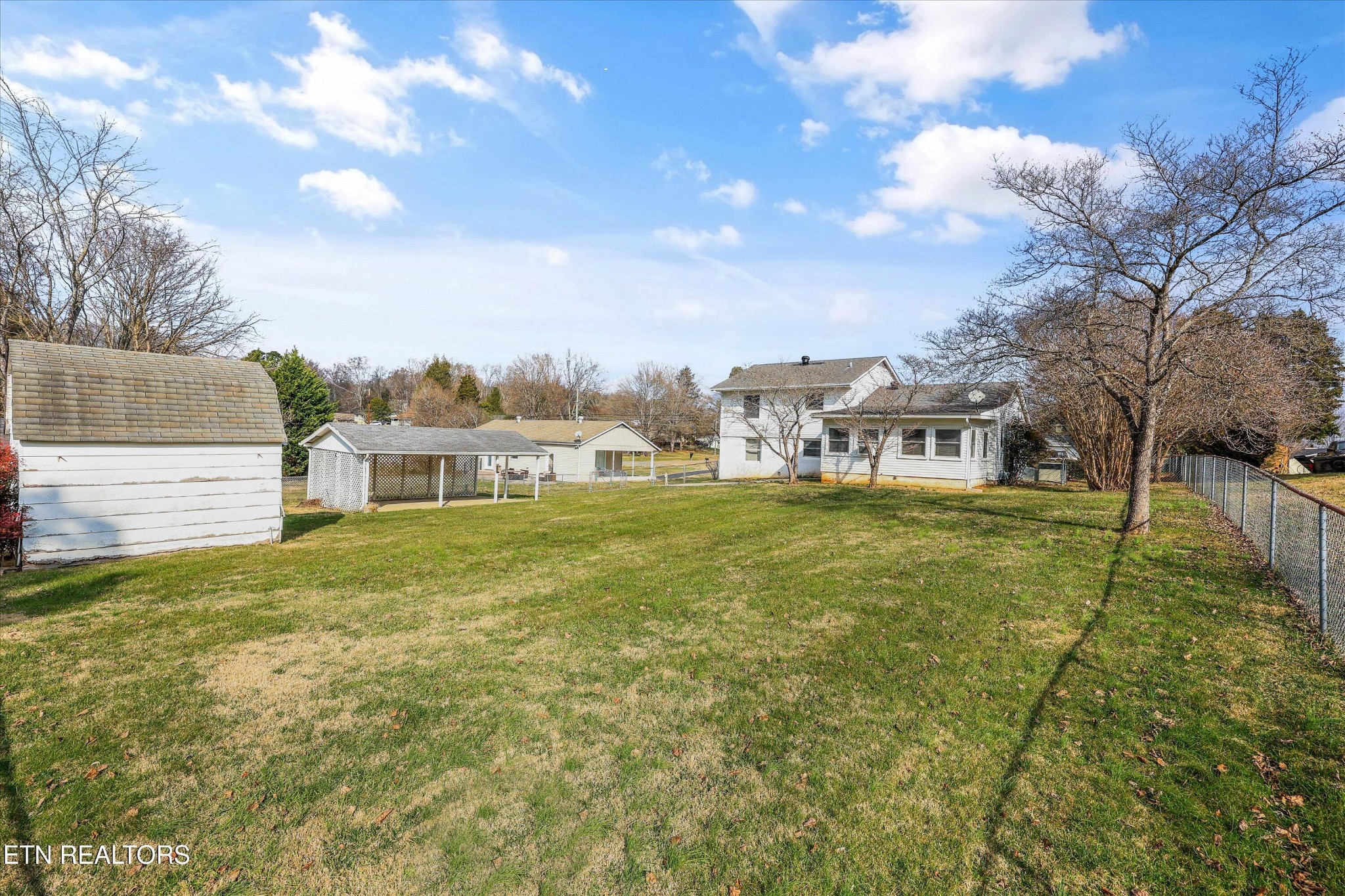 5709 Stoneleigh Road Knoxville, TN 37912 - Photo 34 of 38 Gallery Image 34