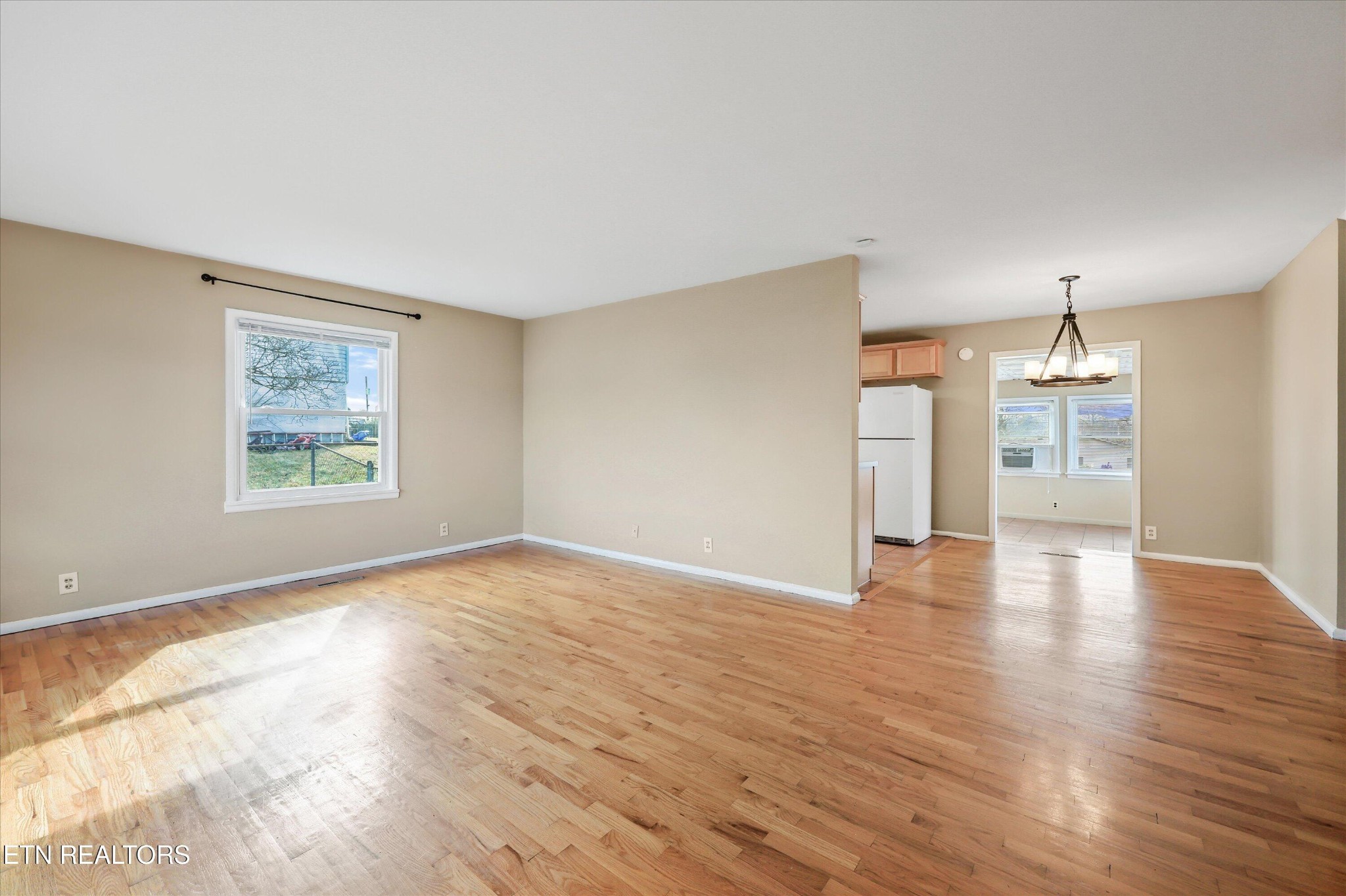 5709 Stoneleigh Road Knoxville, TN 37912 - Photo 9 of 38 Gallery Image 9