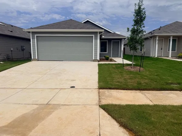 $1,895 | 3117 Campeiro Avenue, Providence Village, TX 76227