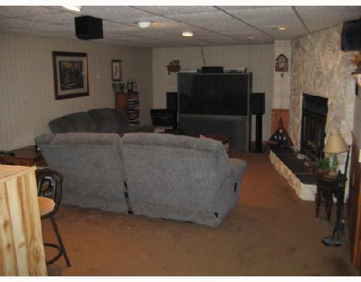 1259 Savannah Road New Castle, PA 16101 - Photo 7 of 8 Den/Family/Great Room.