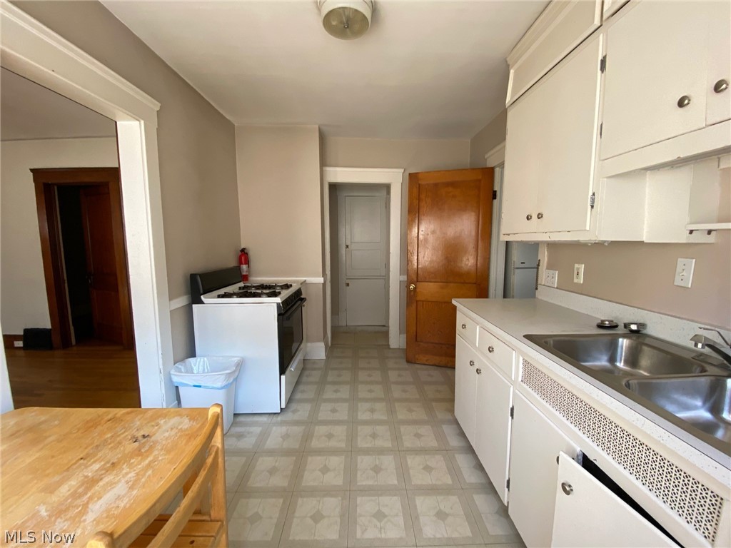 2557 Kendall Road Cleveland, OH 44120 - Photo 14 of 21 Gallery Image 14