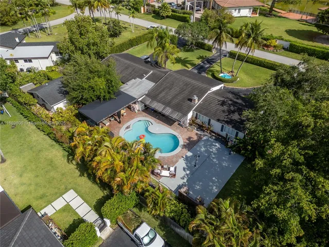 $2,450,000 | 8500 Southwest 70th Street, Miami, FL 33143