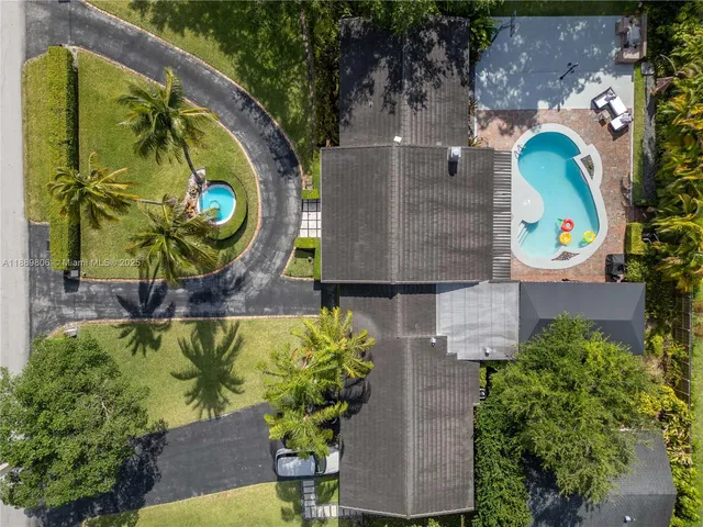 $2,450,000 | 8500 Southwest 70th Street, Miami, FL 33143