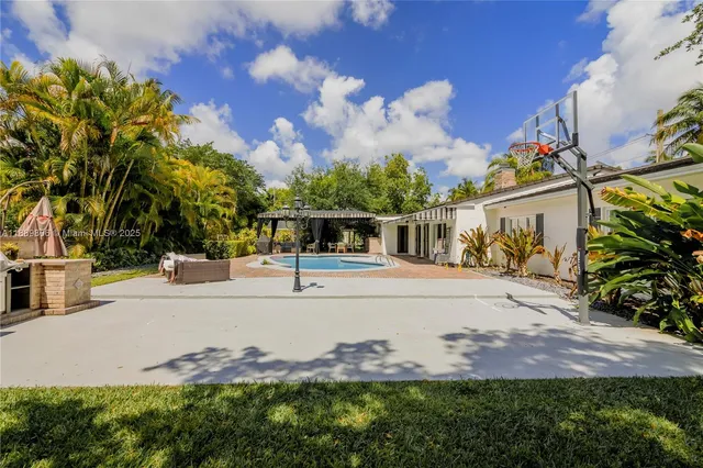 $2,450,000 | 8500 Southwest 70th Street, Miami, FL 33143