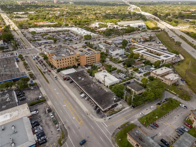 $2,450,000 | 8500 Southwest 70th Street, Miami, FL 33143