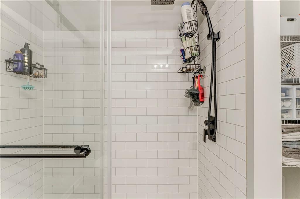 803 Riverside Drive Calhoun, GA 30701 - Photo 33 of 63 a bathroom with a shower