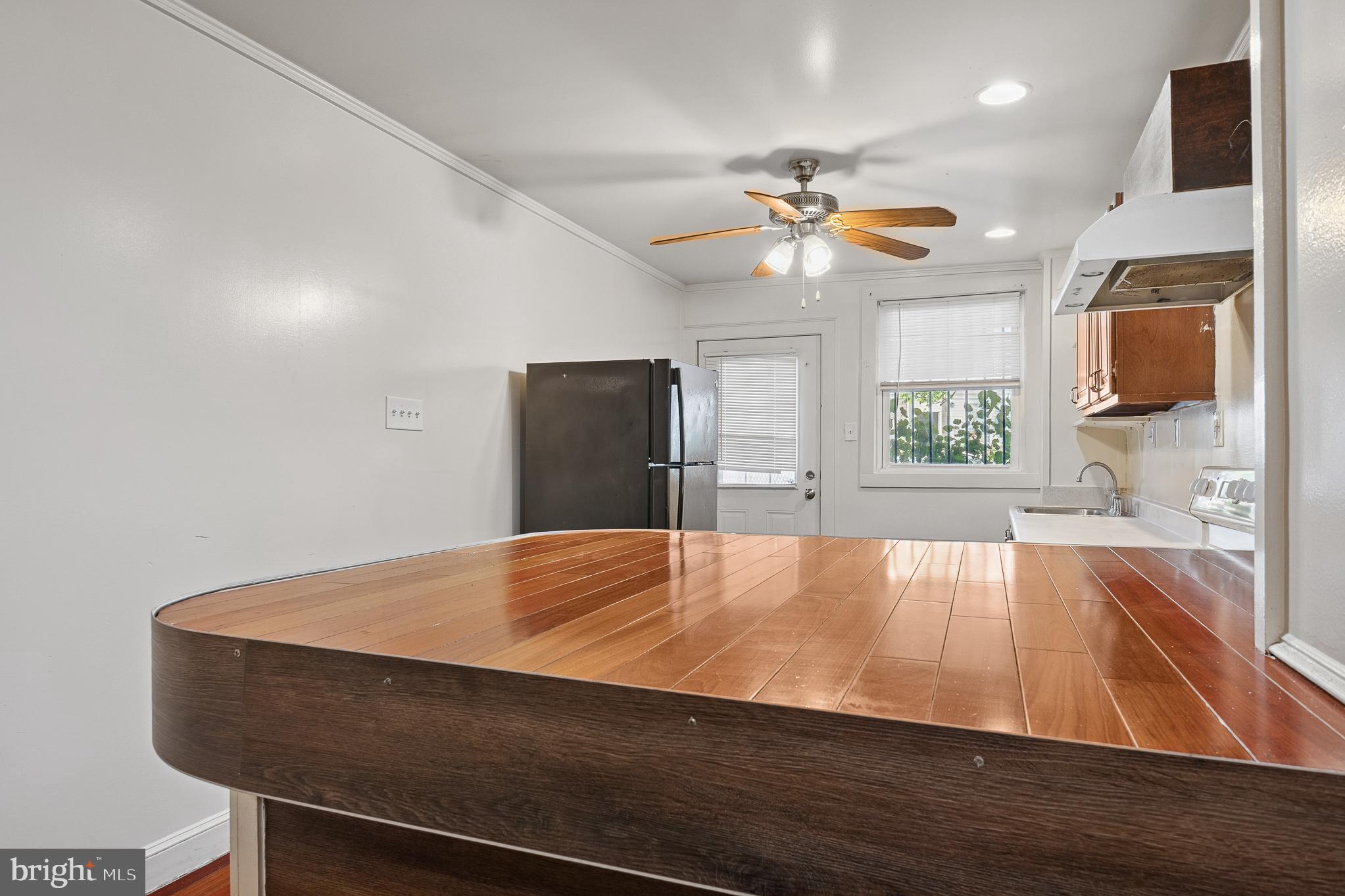636 South Monroe Street Baltimore, MD 21223 - Photo 14 of 39 a view of kitchen and empty room