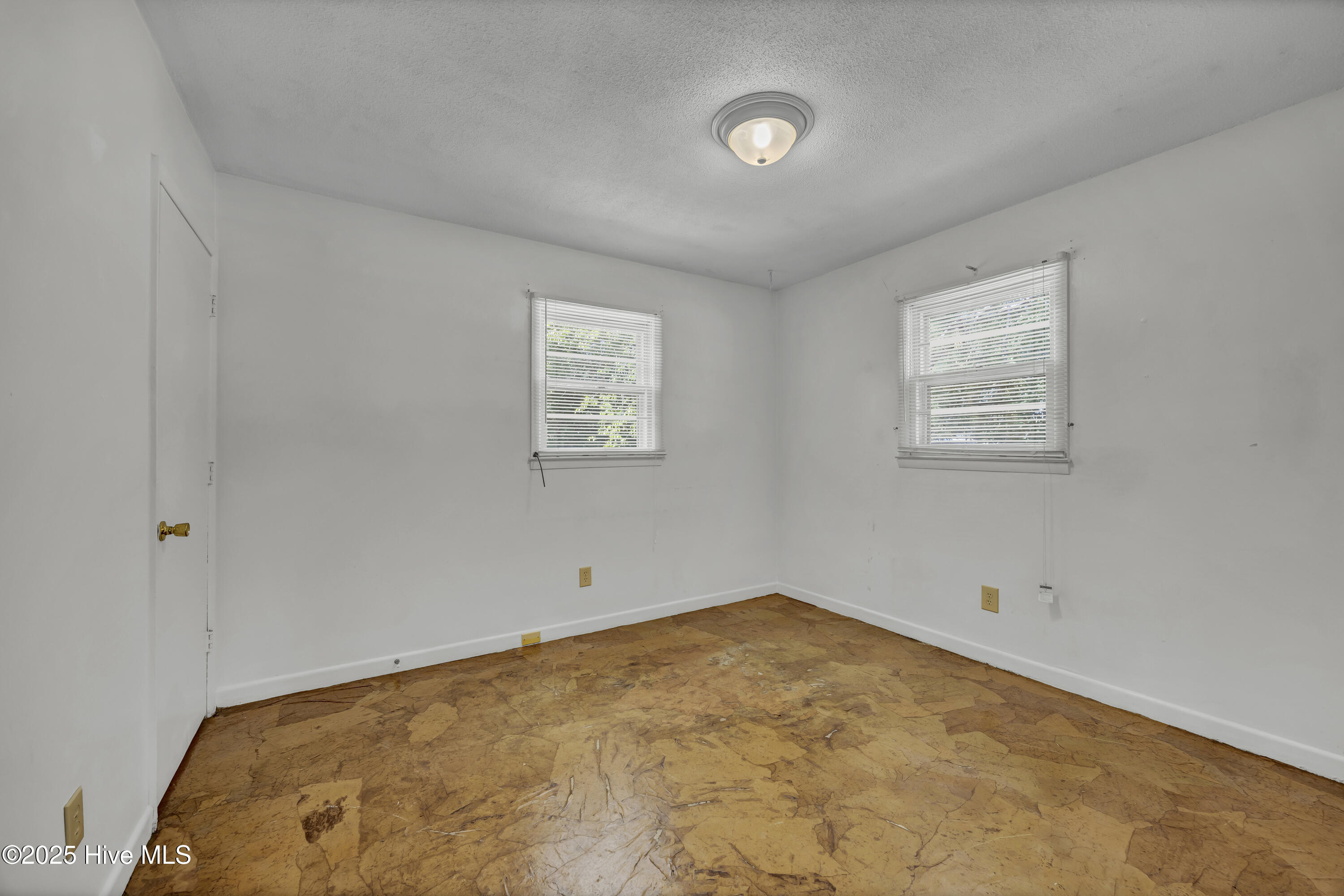 209 Lancaster Road Wilmington, NC 28409 - Photo 16 of 21 015_img_3418_169