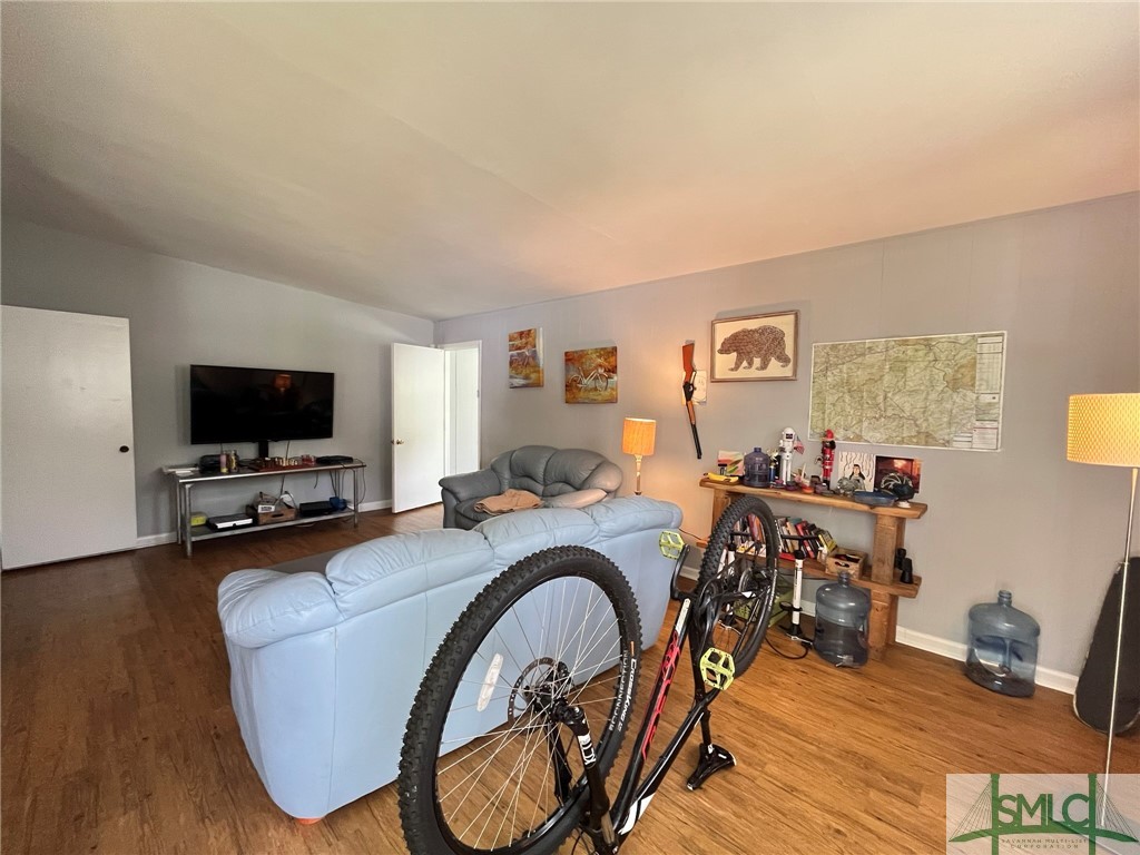 703 Stuart Street Savannah, GA 31405 - Photo 6 of 15