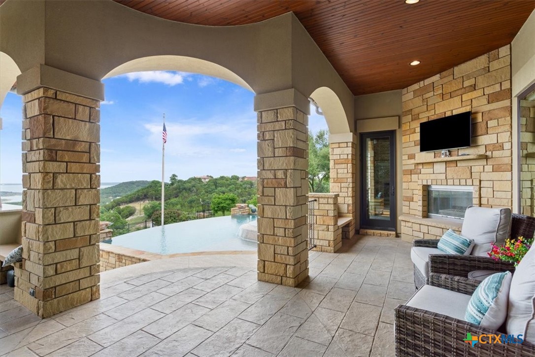 3319 Eagle Ridge Drive Harker Heights, TX 76548 - Photo 39 of 48 a view of an entryway with garden