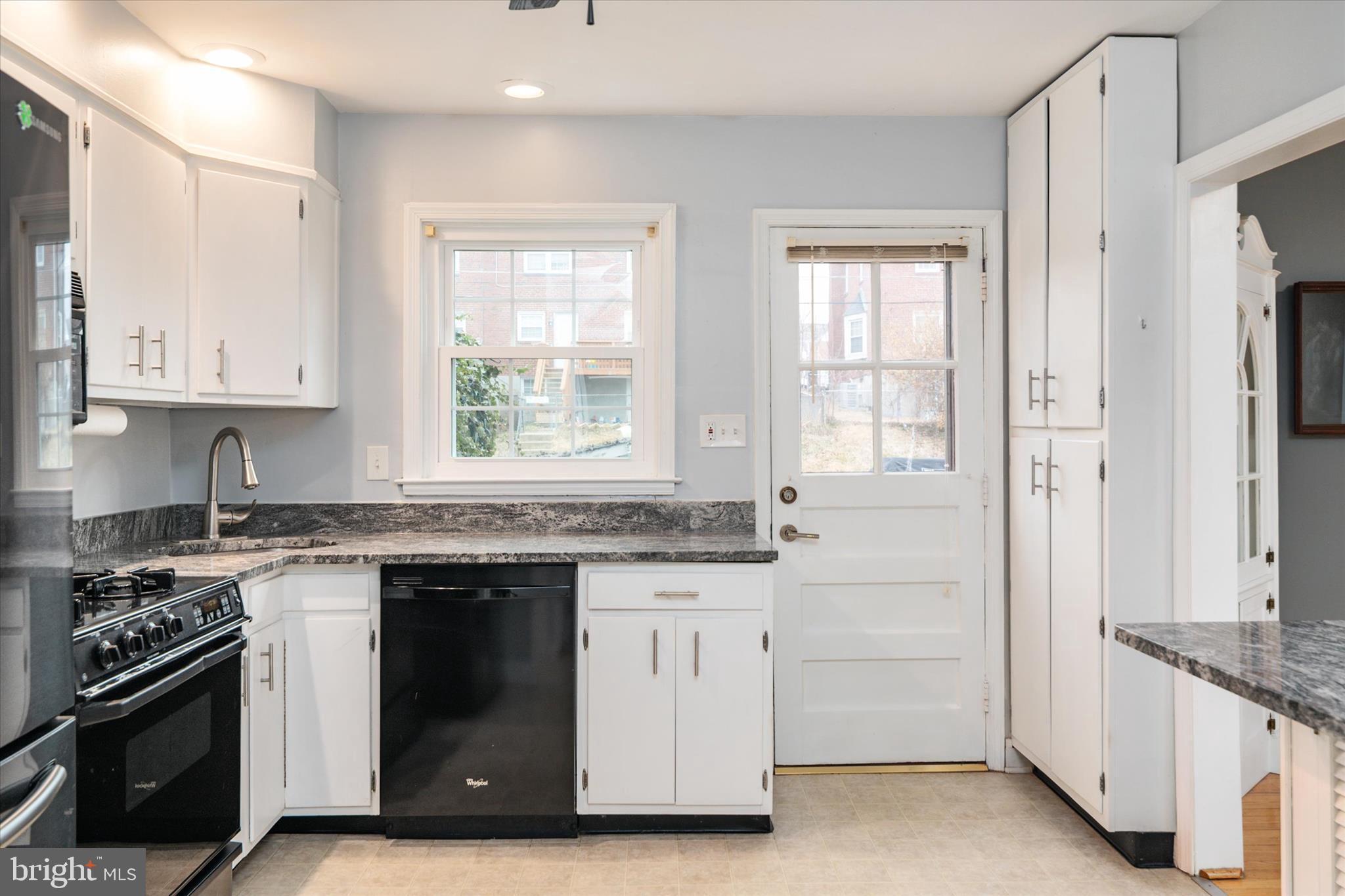 8122 Glen Gary Road Towson, MD 21286 - Photo 17 of 48