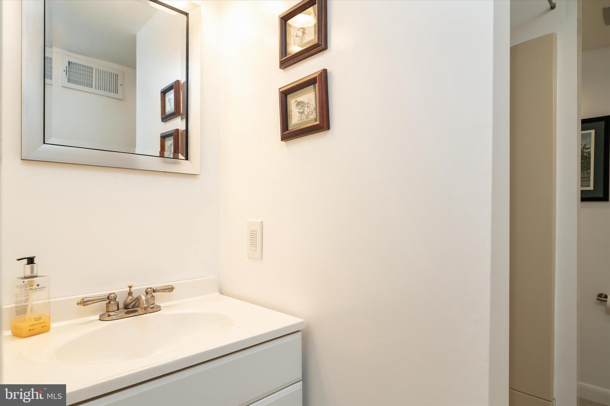 8122 Glen Gary Road Towson, MD 21286 - Photo 32 of 48