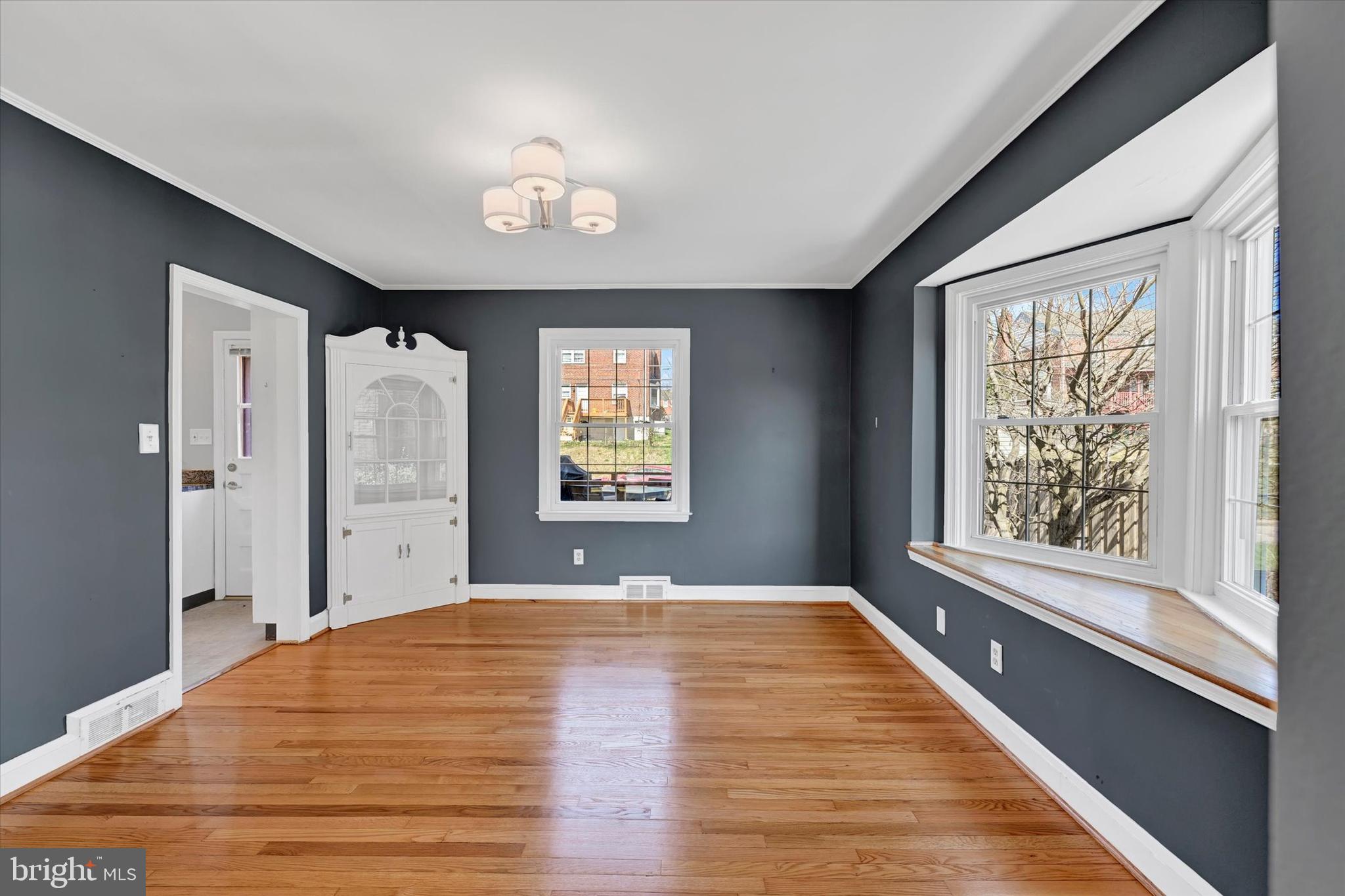 8122 Glen Gary Road Towson, MD 21286 - Photo 10 of 48 a view of an empty room with a window