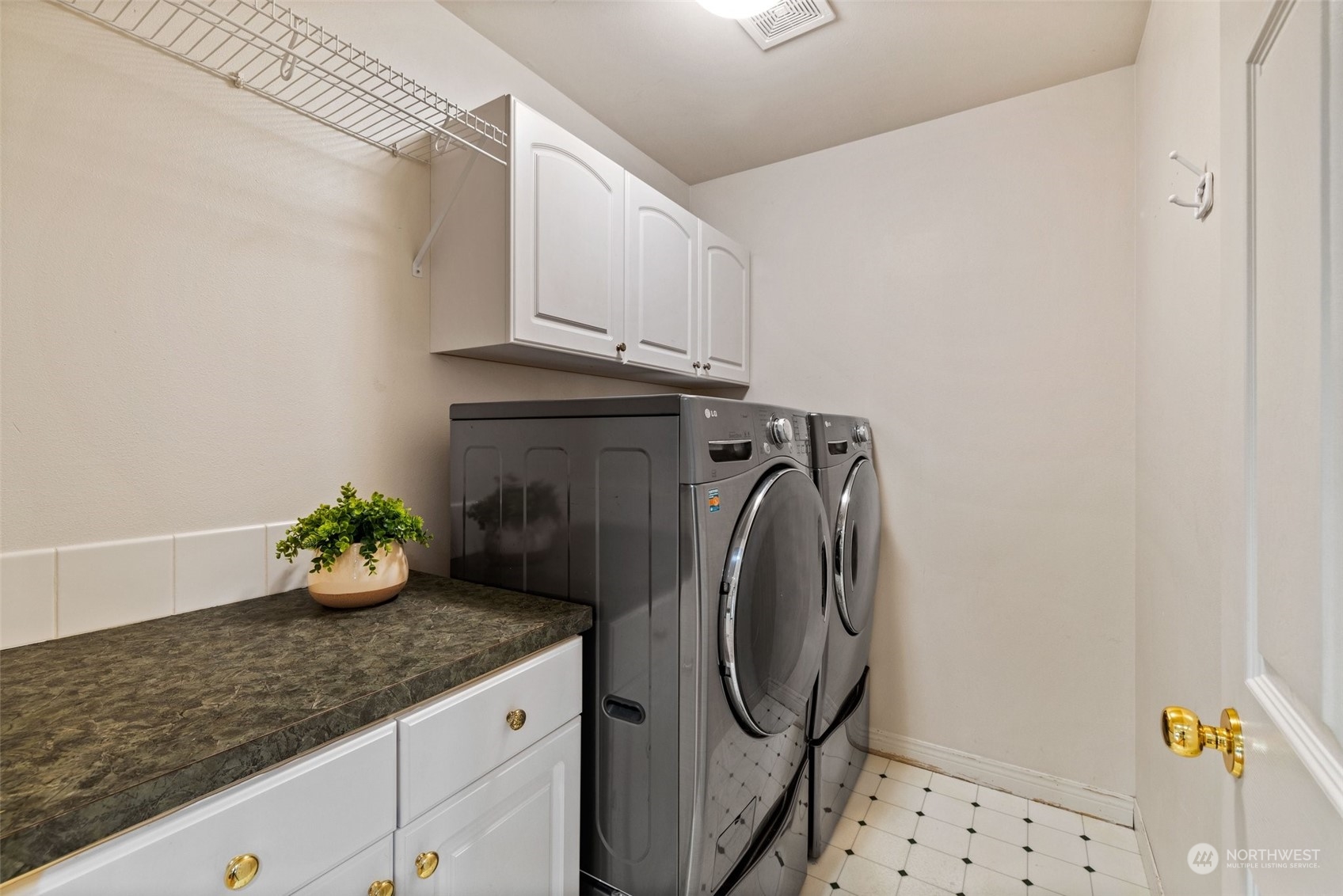 1002 North 28th Place Renton, WA 98056 - Photo 23 of 39 Gallery Image 23