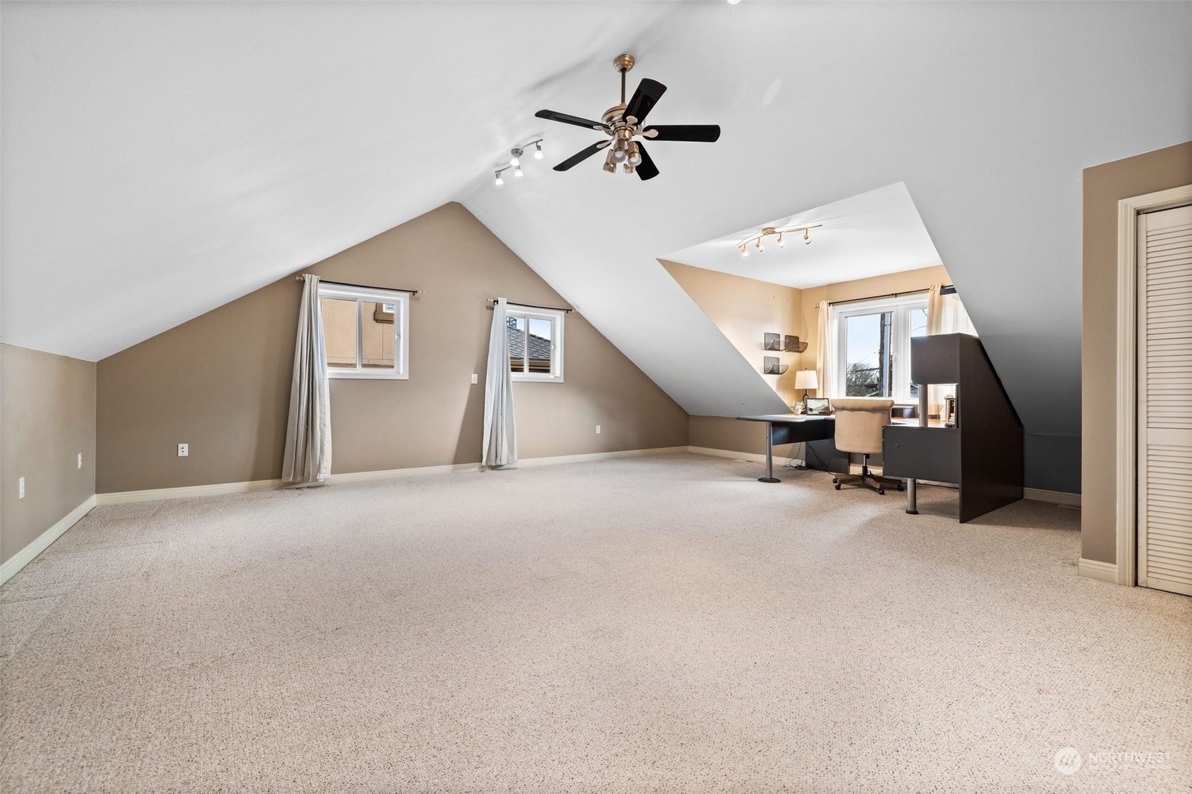 1002 North 28th Place Renton, WA 98056 - Photo 34 of 39 Gallery Image 34