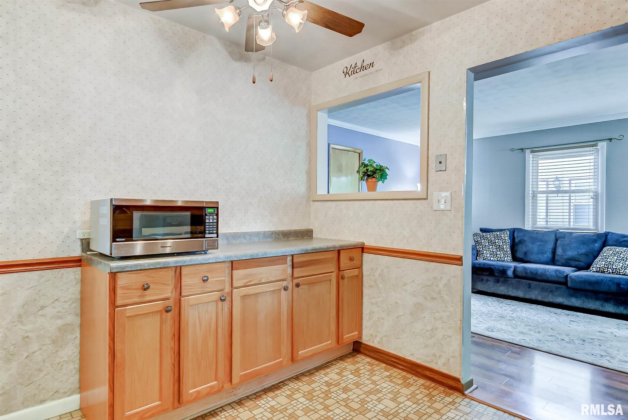 2260 East Watch Avenue Springfield, IL 62702 - Photo 14 of 31 Gallery Image 14