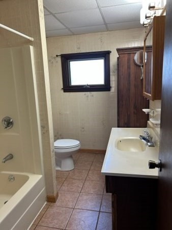 355 Field Street, Unit 2 Fall River, MA 02721 - Photo 9 of 10