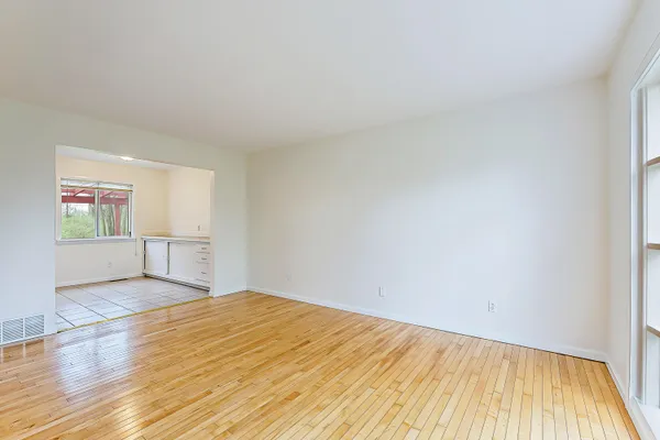 $385,000 | 2221 Walter Drive, Ann Arbor, MI 48103