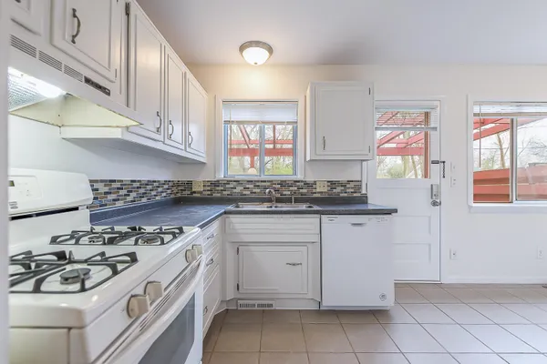 $385,000 | 2221 Walter Drive, Ann Arbor, MI 48103