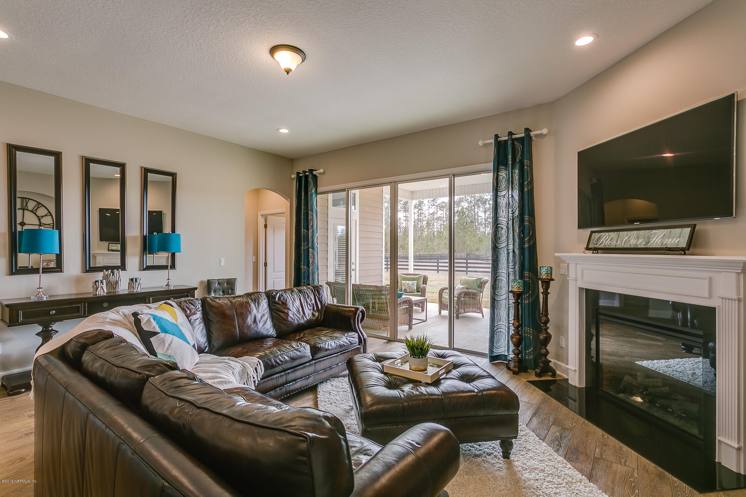 15252 Forest Trail Road Jacksonville, FL 32234 - Photo 12 of 51 Family_Room_View_1